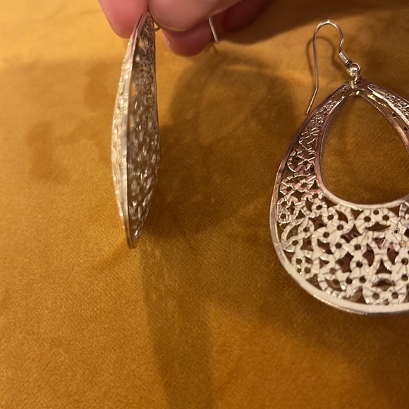 Silver earrings - Picture 3 of 3